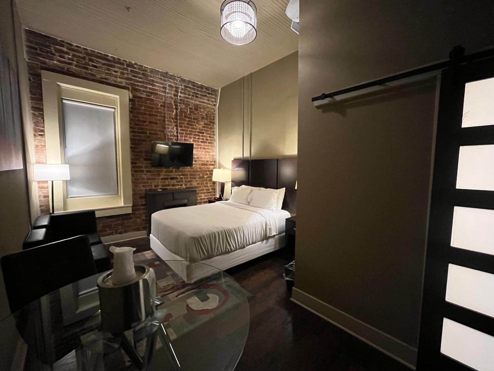 The Skylight Hotel Грінвілл Екстер'єр фото